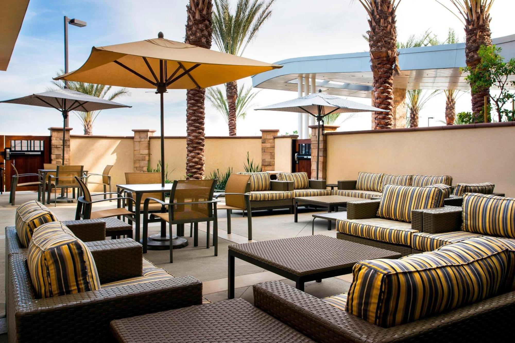 Fairfield & By Marriott Orange County 3*