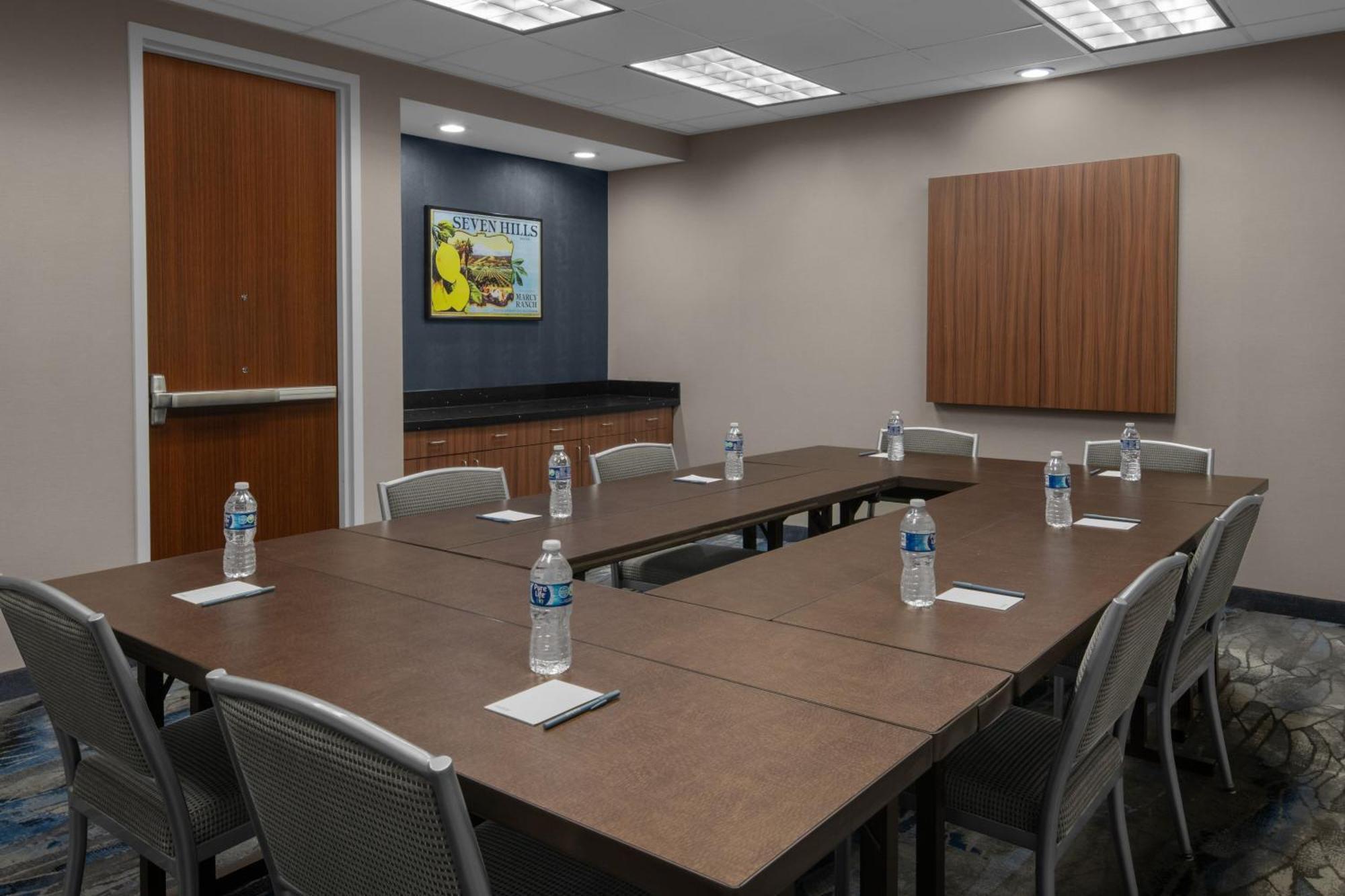 Fairfield & By Marriott Orange County Hotel 3*