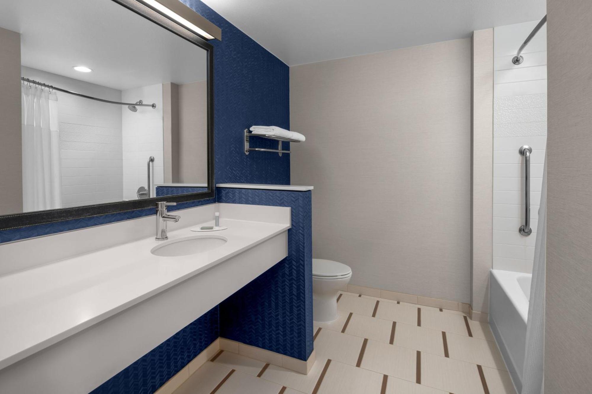 Hotel Fairfield & By Marriott Orange County Tustin